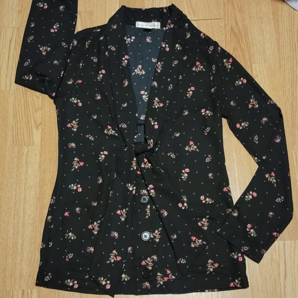 Band of Gipsies (Nordstrom) Women's Blouse Black Flowers Tie Size X-Small (EUC) - Picture 1 of 7